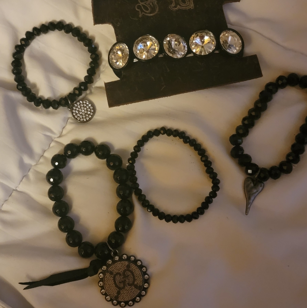 Sandra Ling GG 5 bracelet stack